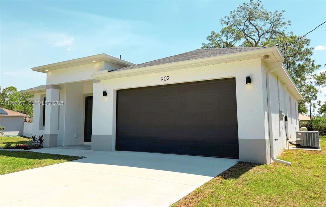 For Sale: $350,000 (3 beds, 2 baths, 1638 Square Feet)