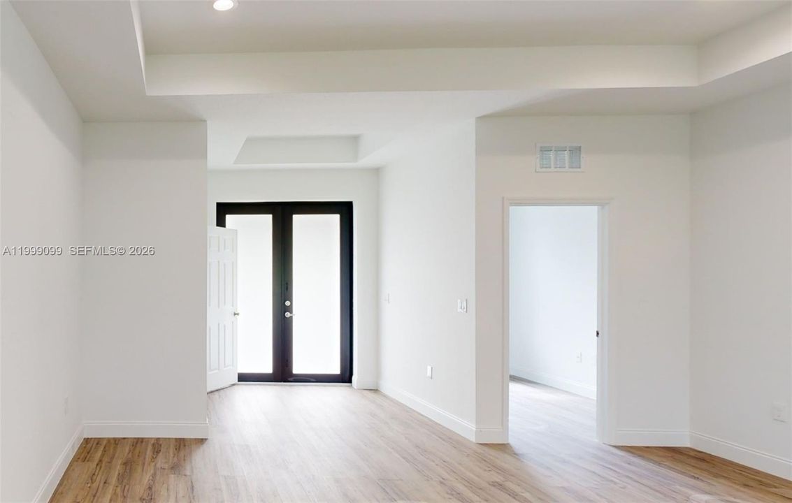 For Sale: $350,000 (3 beds, 2 baths, 1638 Square Feet)