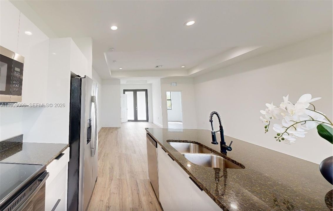 For Sale: $350,000 (3 beds, 2 baths, 1638 Square Feet)