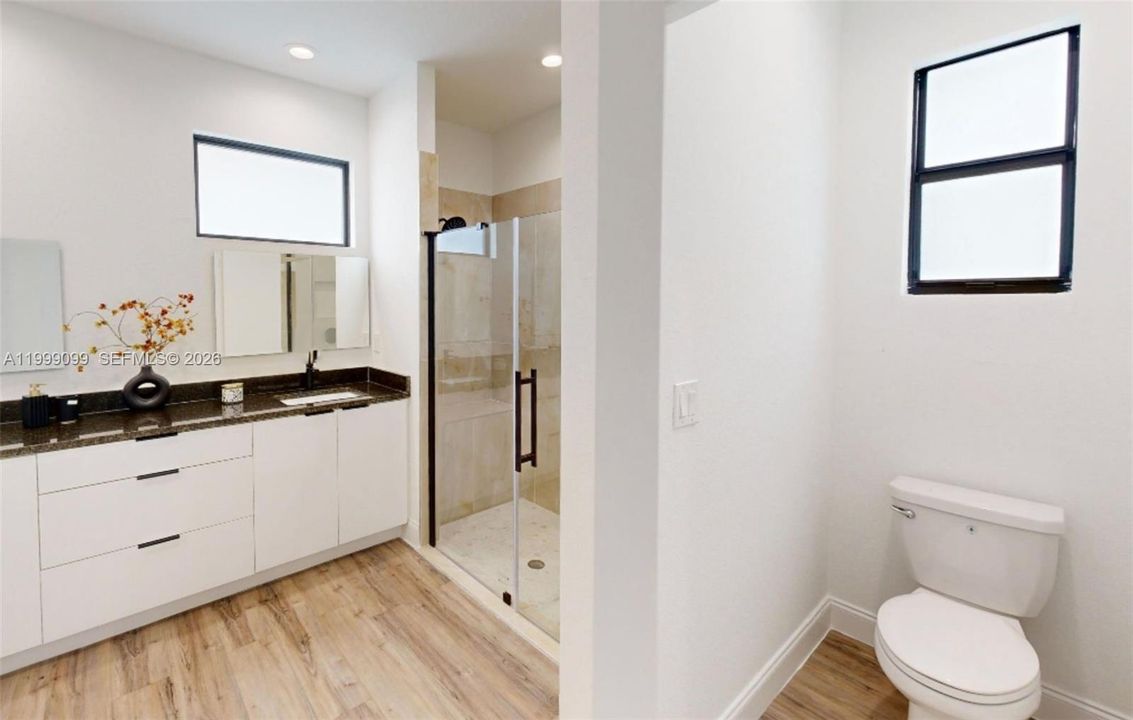 For Sale: $350,000 (3 beds, 2 baths, 1638 Square Feet)