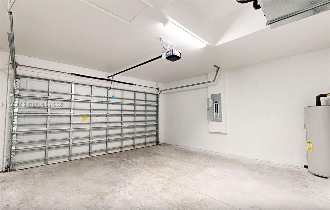 For Sale: $350,000 (3 beds, 2 baths, 1638 Square Feet)