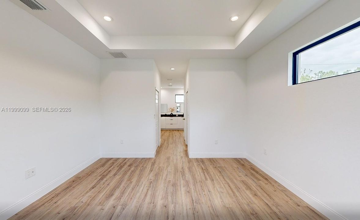 For Sale: $350,000 (3 beds, 2 baths, 1638 Square Feet)