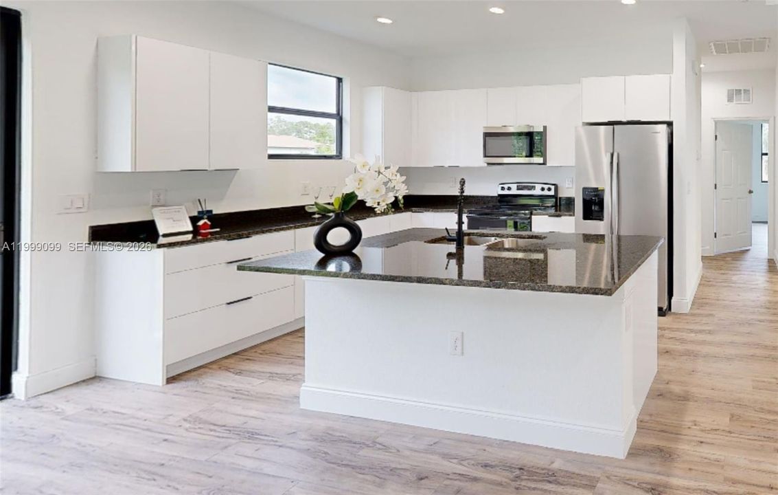 For Sale: $350,000 (3 beds, 2 baths, 1638 Square Feet)