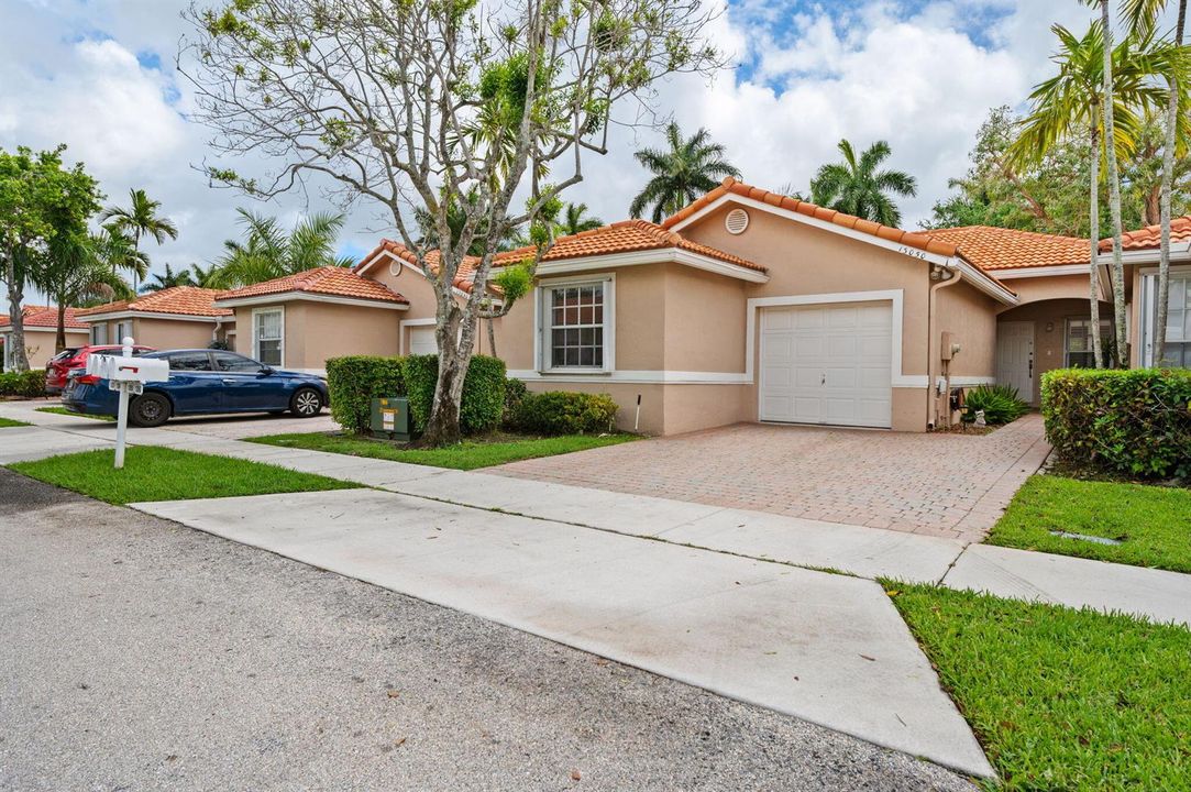5-web-or-mls-13050-nw-5th-st
