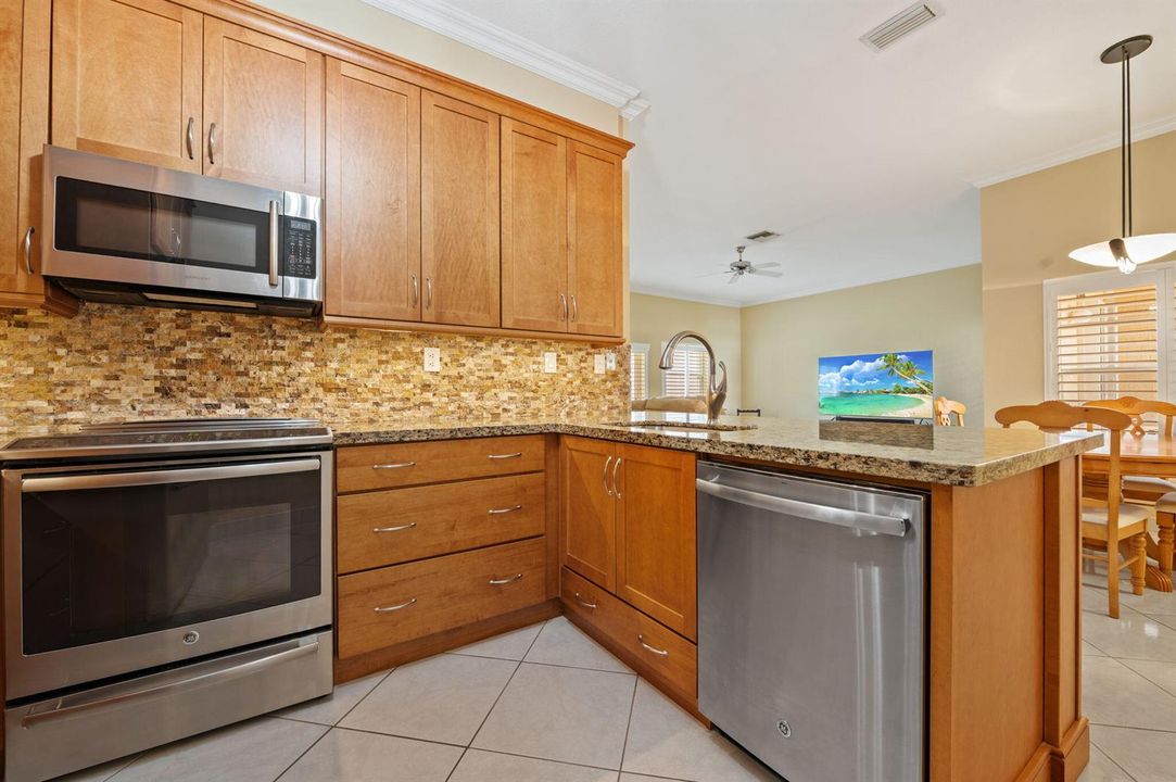 15-web-or-mls-13050-nw-5th-st