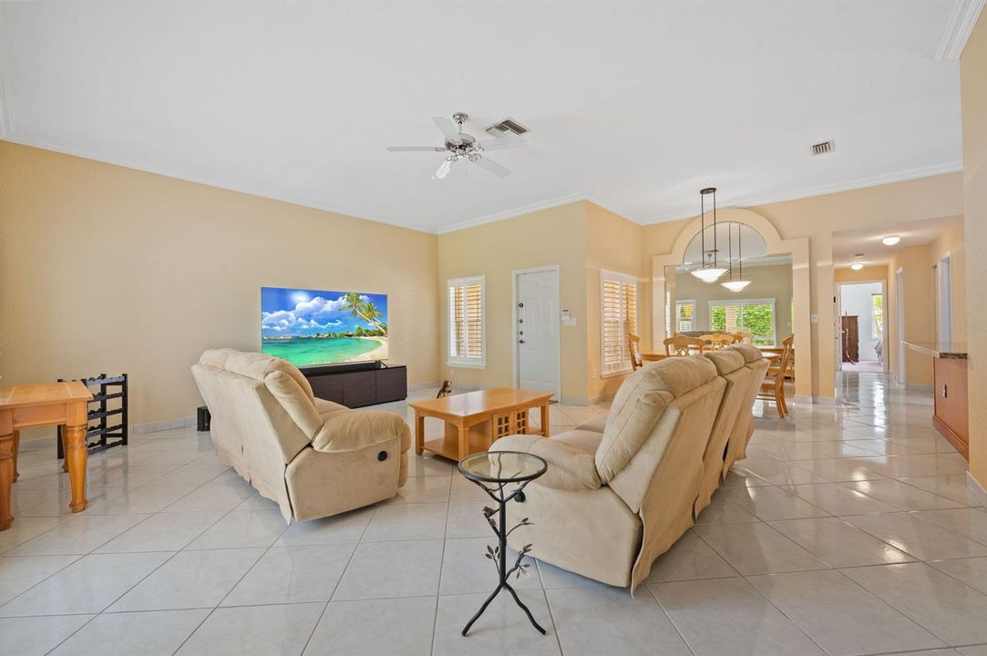 7-web-or-mls-13050-nw-5th-st
