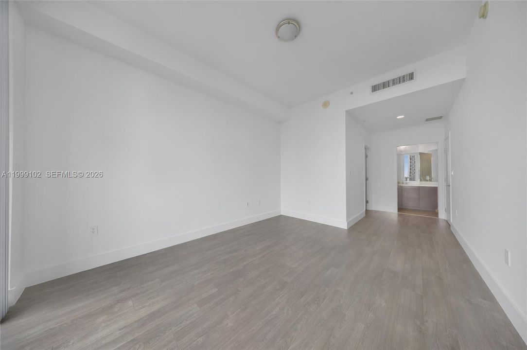 Activo con contrato: $3,400 (2 camas, 2 baños, 1113 Pies cuadrados)