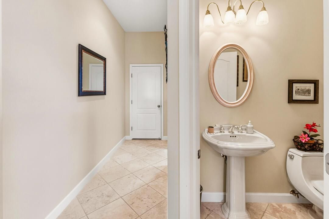 2243 SW Bradford Place-37