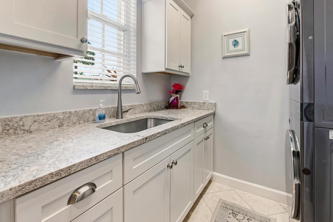 2243 SW Bradford Place-40