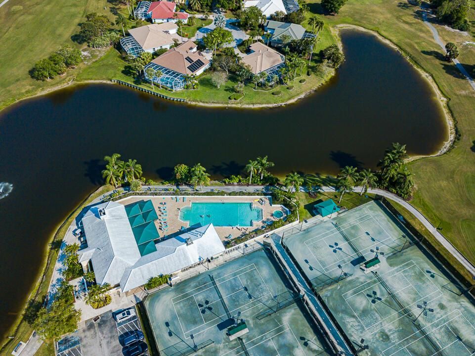 2243 SW Bradford Place-80