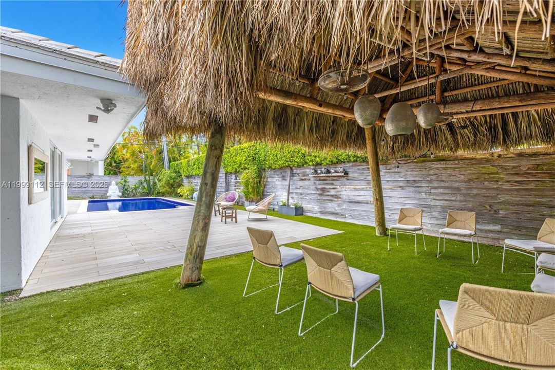For Sale: $3,750,000 (5 beds, 4 baths, 2700 Square Feet)