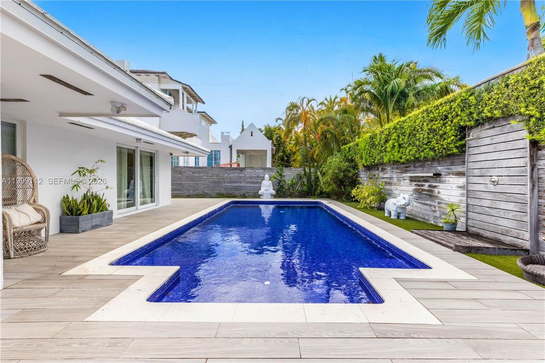 For Sale: $3,750,000 (5 beds, 4 baths, 2700 Square Feet)
