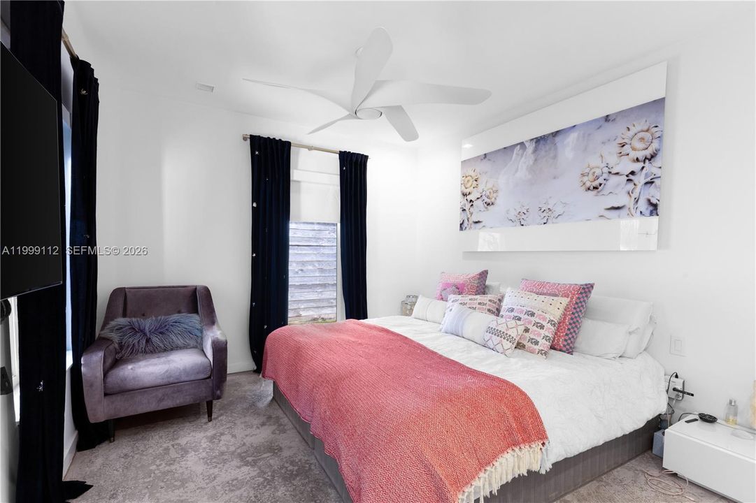 For Sale: $3,750,000 (5 beds, 4 baths, 2700 Square Feet)