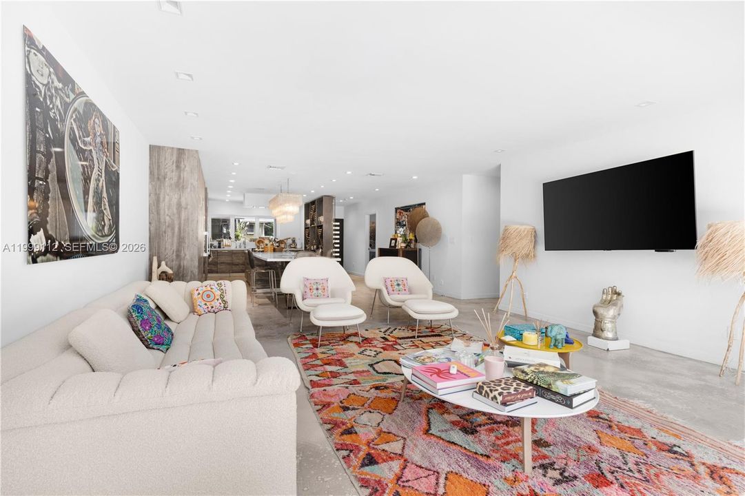 For Sale: $3,750,000 (5 beds, 4 baths, 2700 Square Feet)