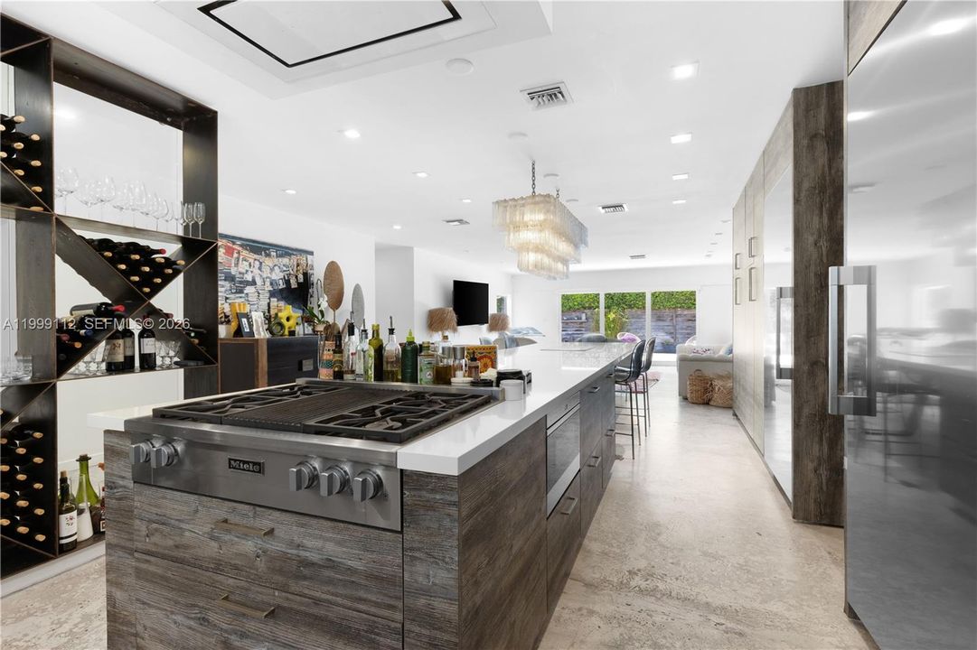 For Sale: $3,750,000 (5 beds, 4 baths, 2700 Square Feet)