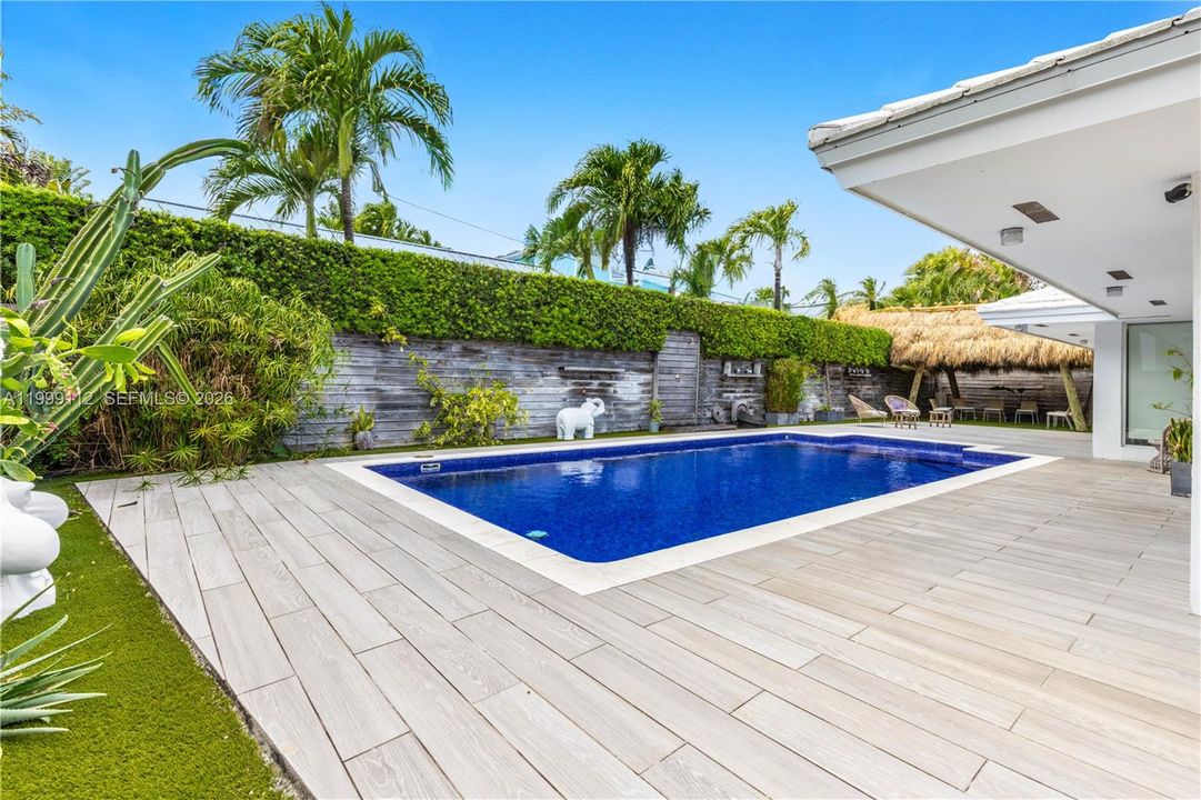 For Sale: $3,750,000 (5 beds, 4 baths, 2700 Square Feet)