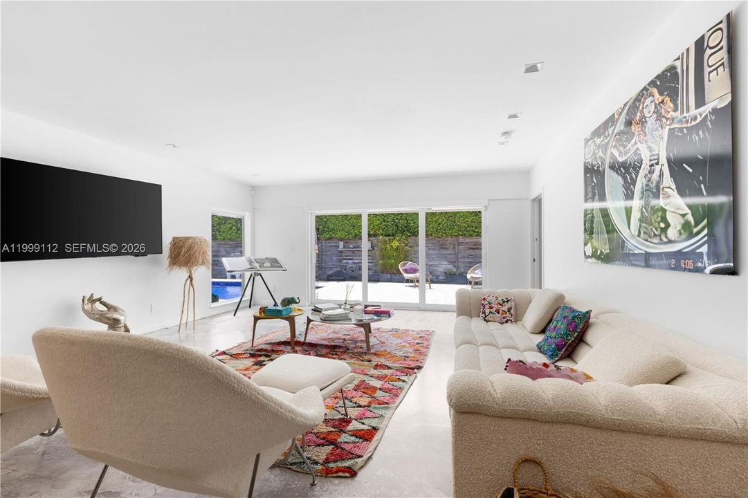 For Sale: $3,750,000 (5 beds, 4 baths, 2700 Square Feet)