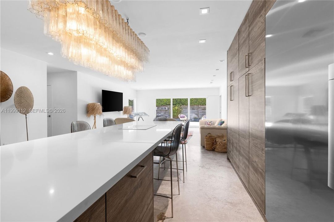 For Sale: $3,750,000 (5 beds, 4 baths, 2700 Square Feet)