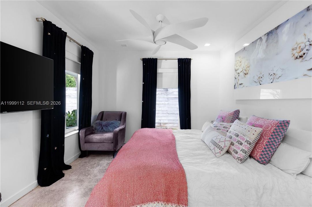 For Sale: $3,750,000 (5 beds, 4 baths, 2700 Square Feet)