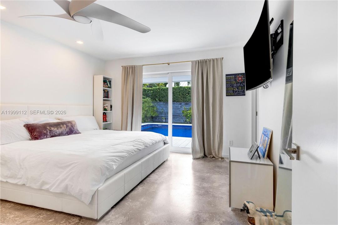 For Sale: $3,750,000 (5 beds, 4 baths, 2700 Square Feet)