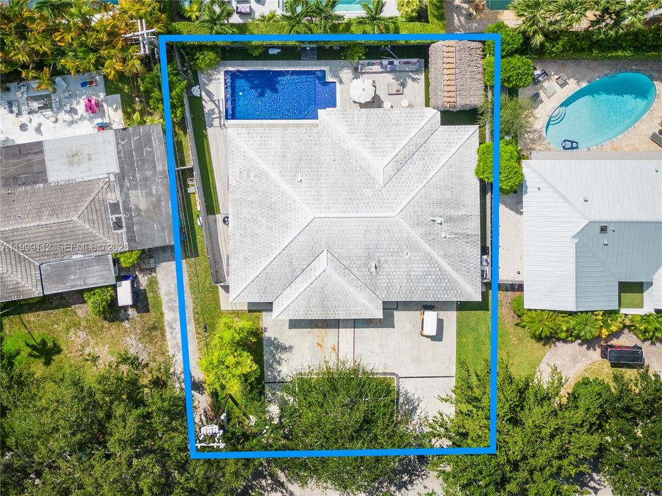 For Sale: $3,750,000 (5 beds, 4 baths, 2700 Square Feet)