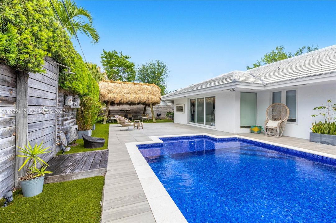 For Sale: $3,750,000 (5 beds, 4 baths, 2700 Square Feet)