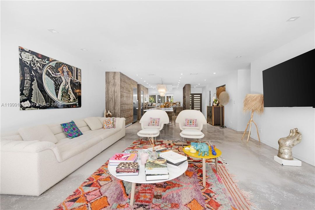 For Sale: $3,750,000 (5 beds, 4 baths, 2700 Square Feet)