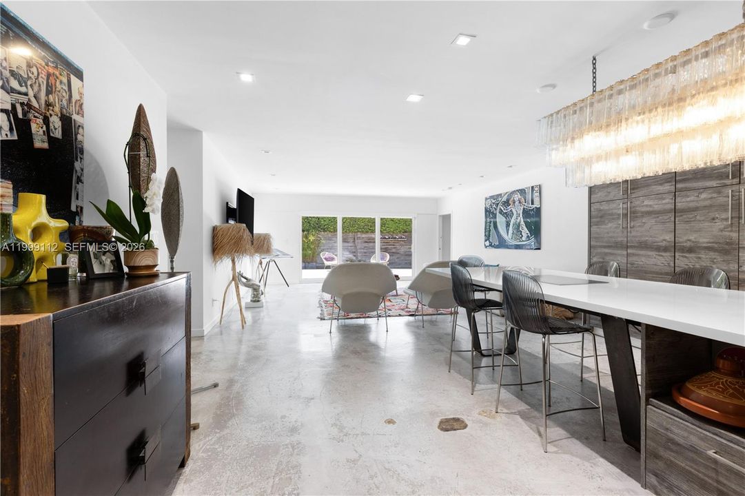 For Sale: $3,750,000 (5 beds, 4 baths, 2700 Square Feet)