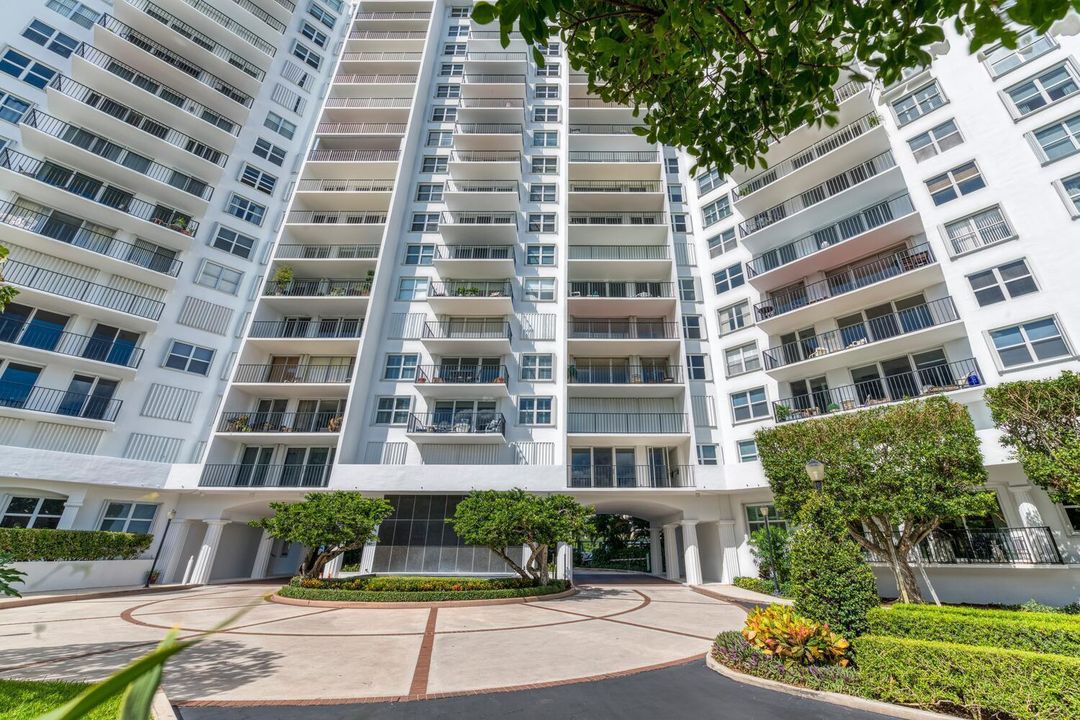 1701 S Flagler Dr Apt 709 West-large-002