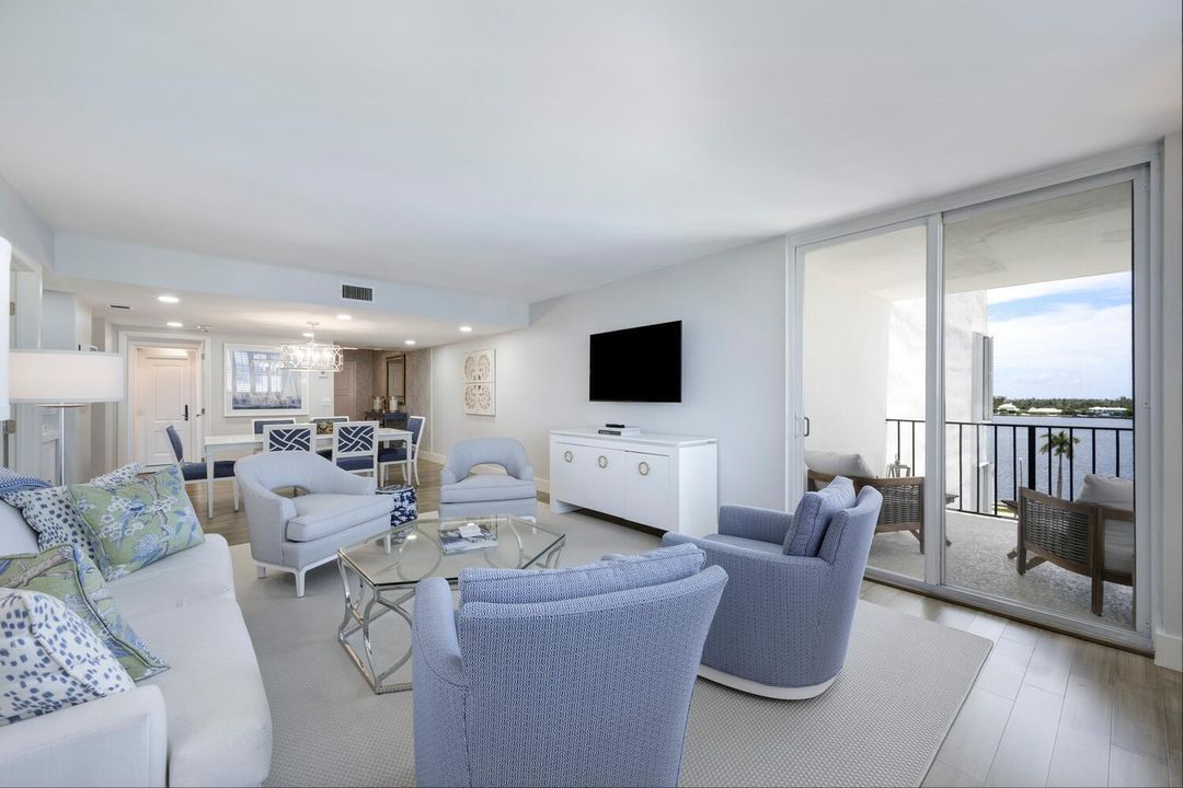 1701 S Flagler Dr Apt 709 Living view of