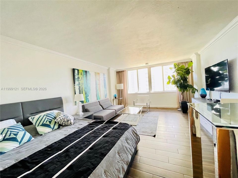 For Sale: $125,000 (0 beds, 1 baths, 420 Square Feet)