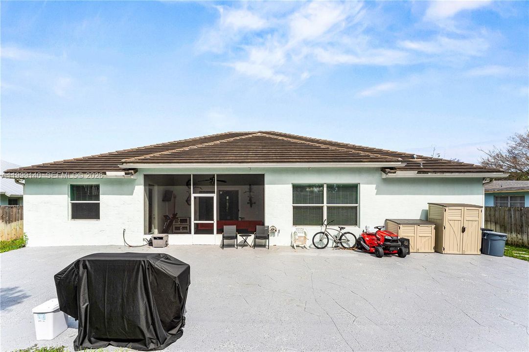 For Sale: $519,999 (4 beds, 3 baths, 2525 Square Feet)