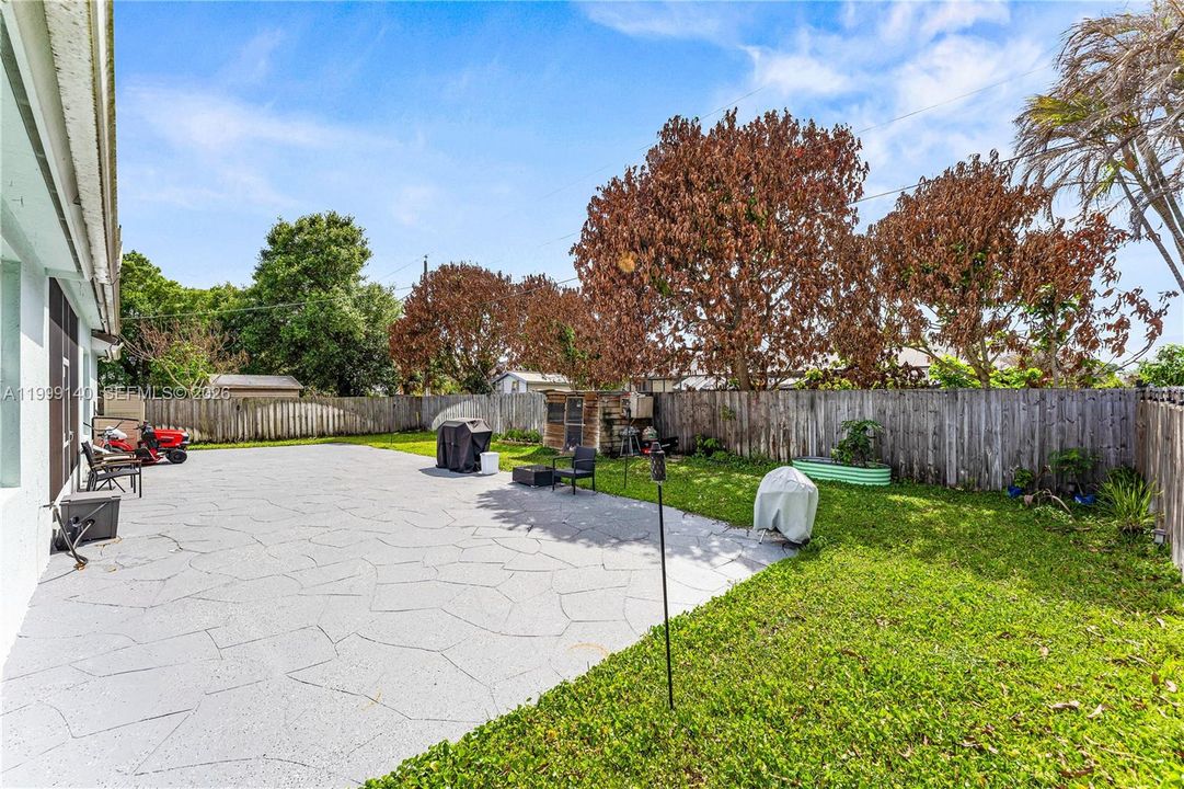 For Sale: $519,999 (4 beds, 3 baths, 2525 Square Feet)