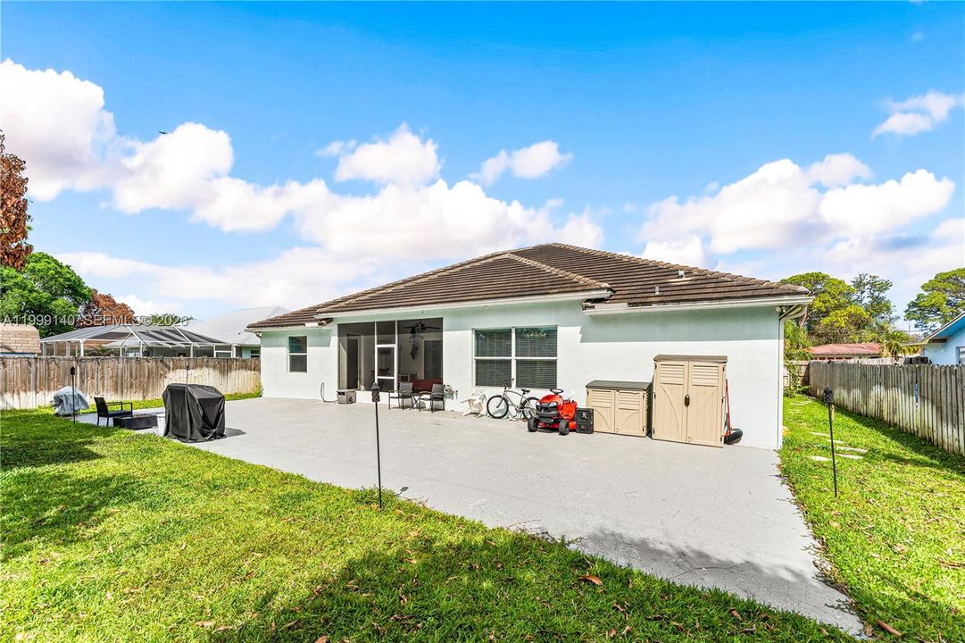 For Sale: $519,999 (4 beds, 3 baths, 2525 Square Feet)