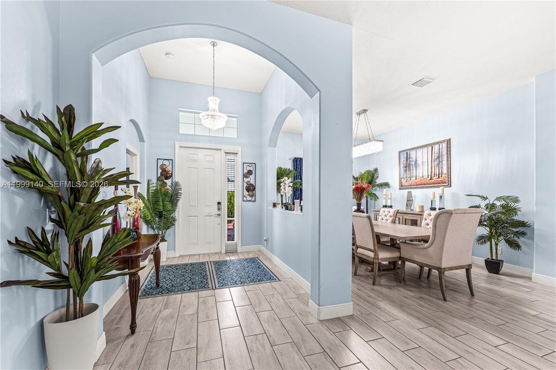 For Sale: $519,999 (4 beds, 3 baths, 2525 Square Feet)