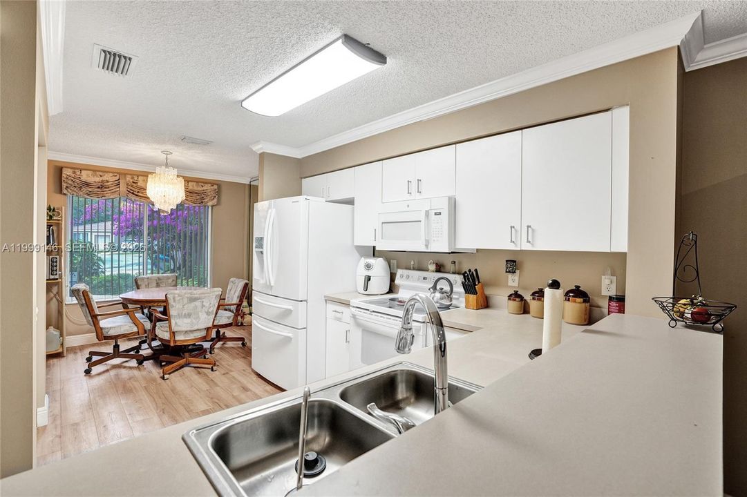 Active With Contract: $515,000 (3 beds, 2 baths, 1648 Square Feet)