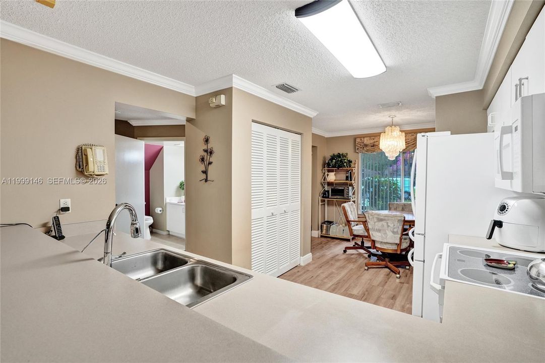 Active With Contract: $515,000 (3 beds, 2 baths, 1648 Square Feet)