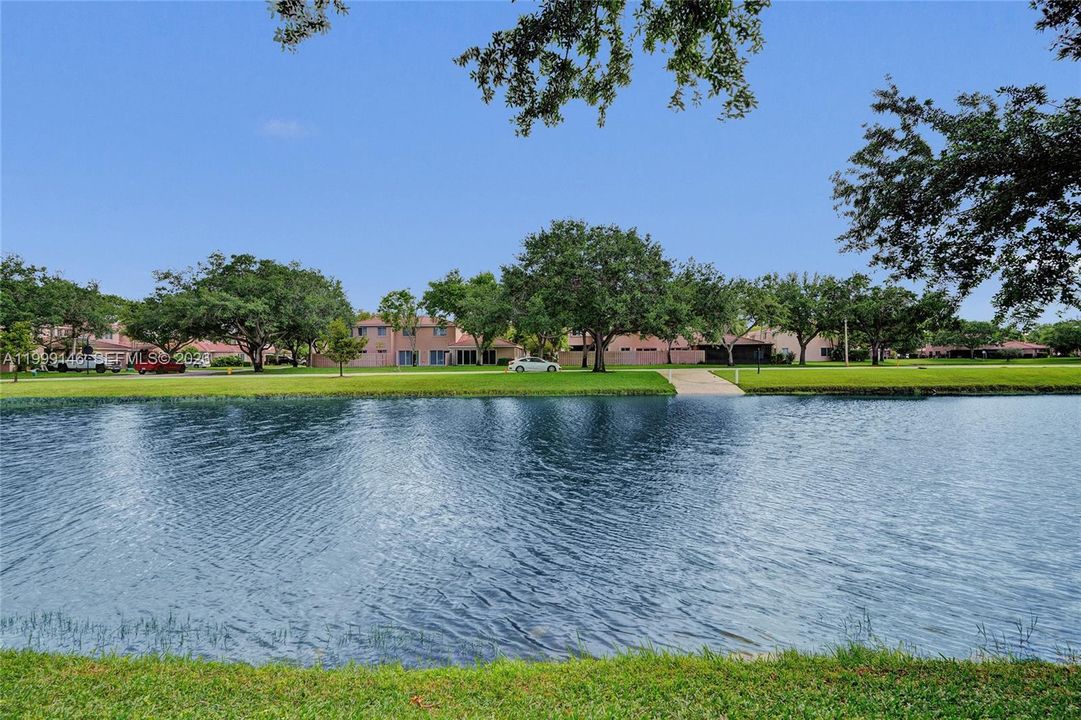 Active With Contract: $515,000 (3 beds, 2 baths, 1648 Square Feet)