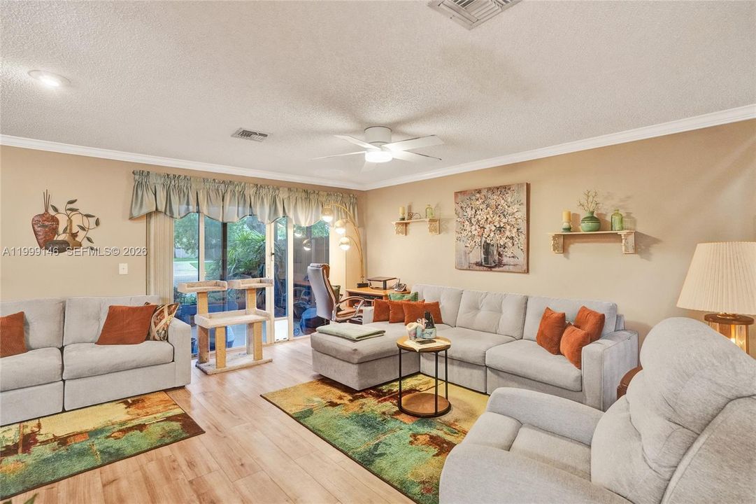 Active With Contract: $515,000 (3 beds, 2 baths, 1648 Square Feet)