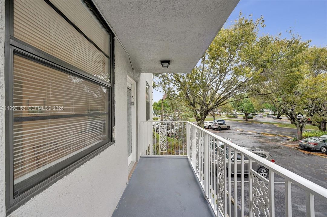Activo con contrato: $245,000 (2 camas, 2 baños, 1385 Pies cuadrados)