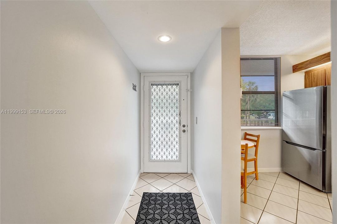 Activo con contrato: $245,000 (2 camas, 2 baños, 1385 Pies cuadrados)