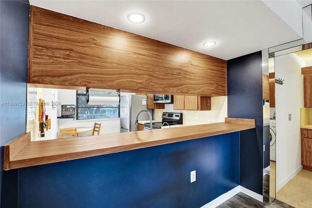 Activo con contrato: $245,000 (2 camas, 2 baños, 1385 Pies cuadrados)