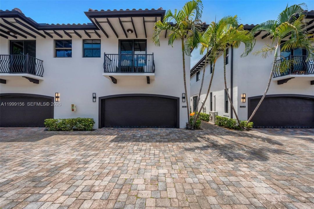 Active With Contract: $1,599,000 (3 beds, 2 baths, 2350 Square Feet)