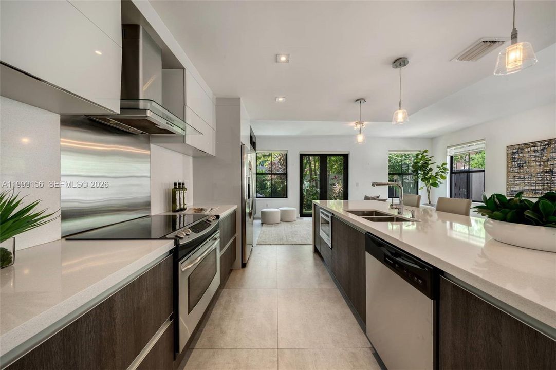 Active With Contract: $1,599,000 (3 beds, 2 baths, 2350 Square Feet)