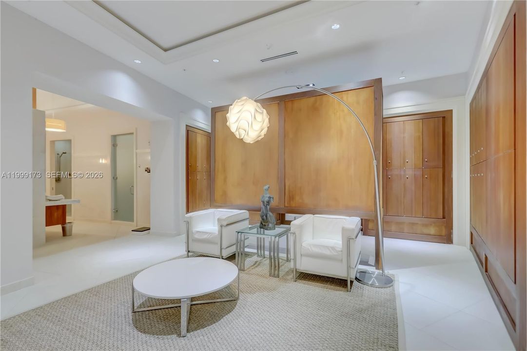 На продажу: $1,850,000 (2 спален, 2 ванн, 1815 Квадратных фут)