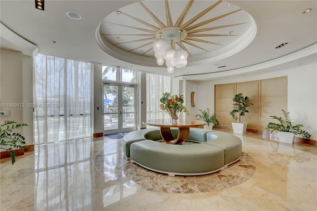 На продажу: $1,850,000 (2 спален, 2 ванн, 1815 Квадратных фут)