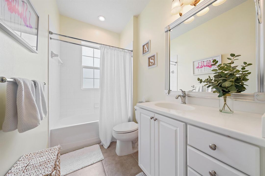 2nd Floor Bathroom