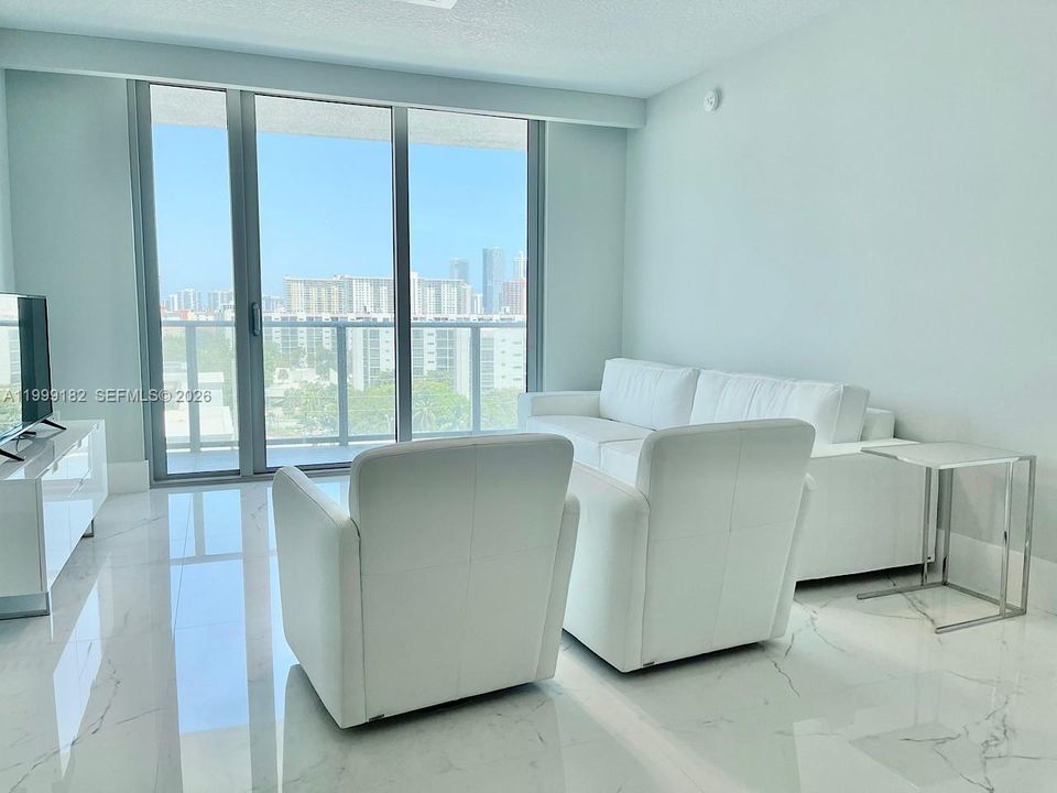 For Sale: $1,150,000 (3 beds, 3 baths, 1541 Square Feet)