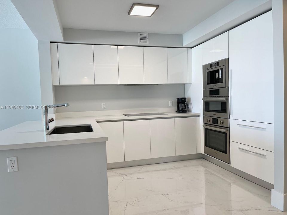 For Sale: $1,150,000 (3 beds, 3 baths, 1541 Square Feet)