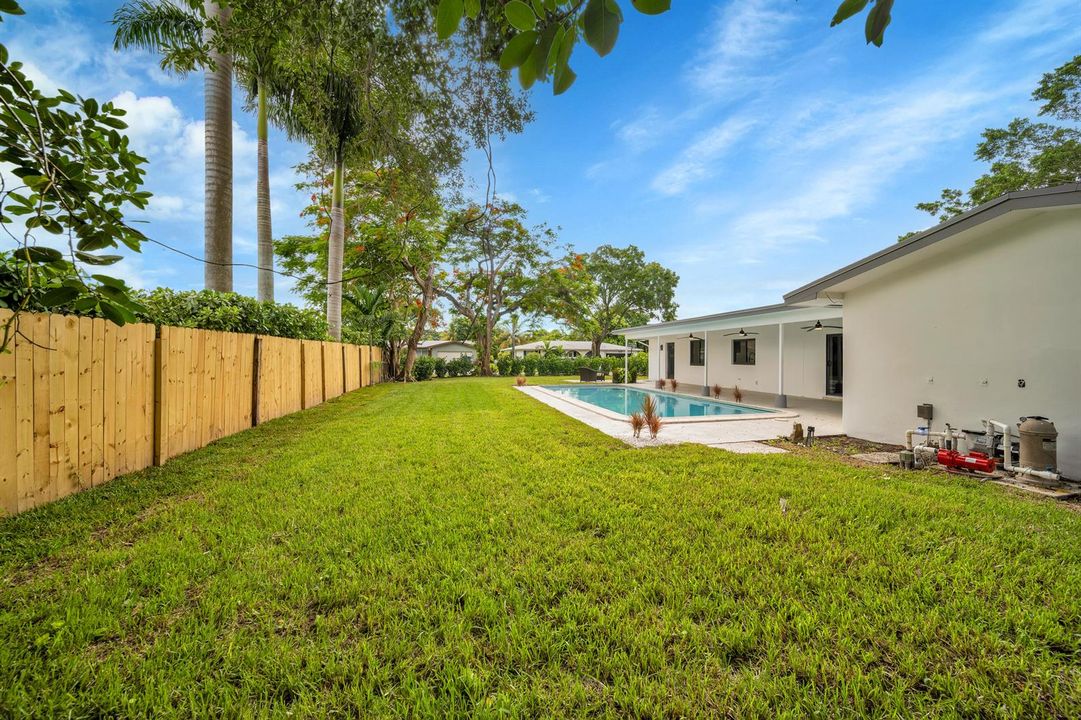 7301 NW 13th Ct yard
